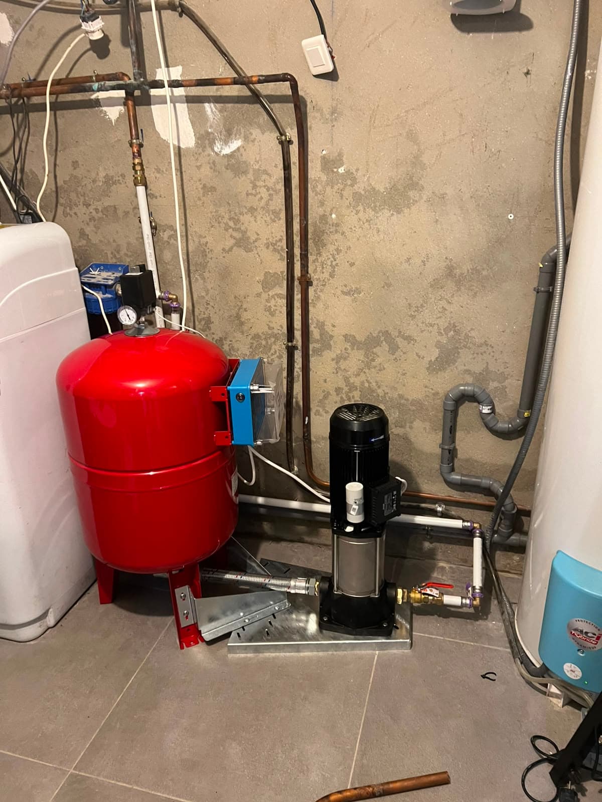 Installation d'un surpresseur et vase d'expansion
